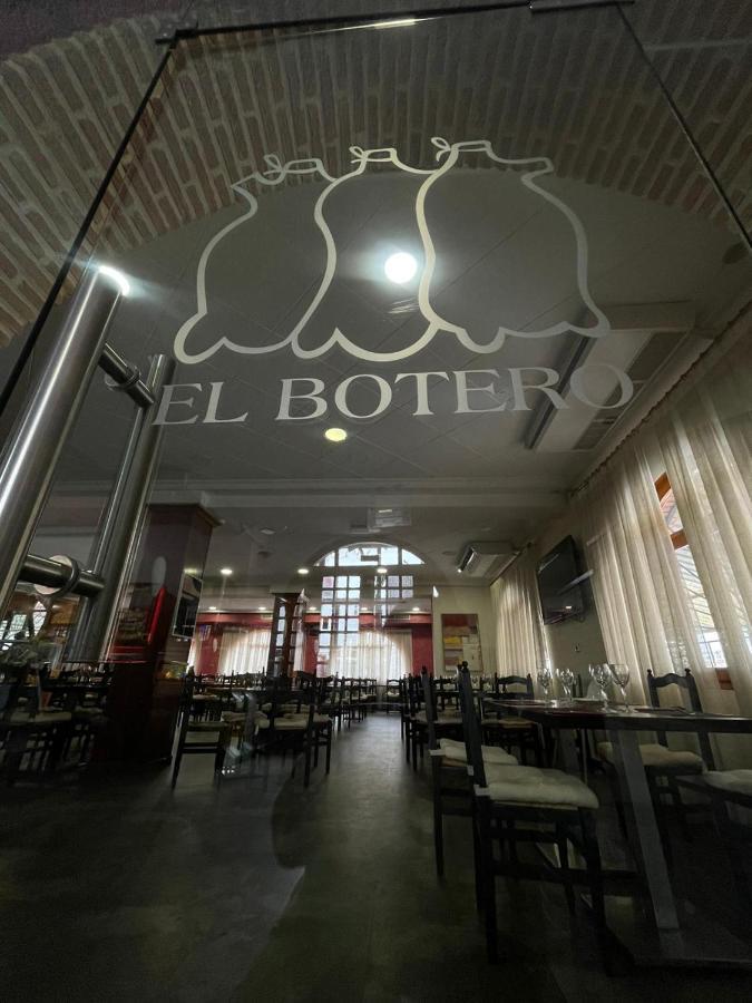 Hostal El Botero Monreal del Campo Luaran gambar