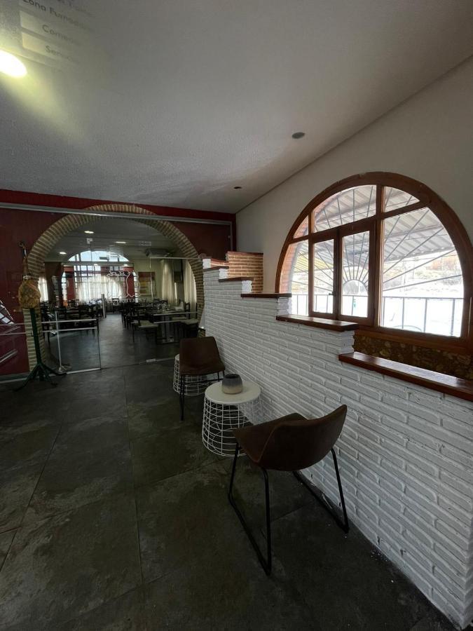 Hostal El Botero Monreal del Campo Luaran gambar