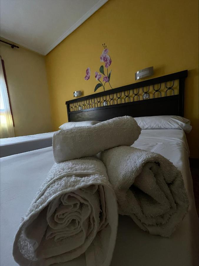 Hostal El Botero Monreal del Campo Luaran gambar
