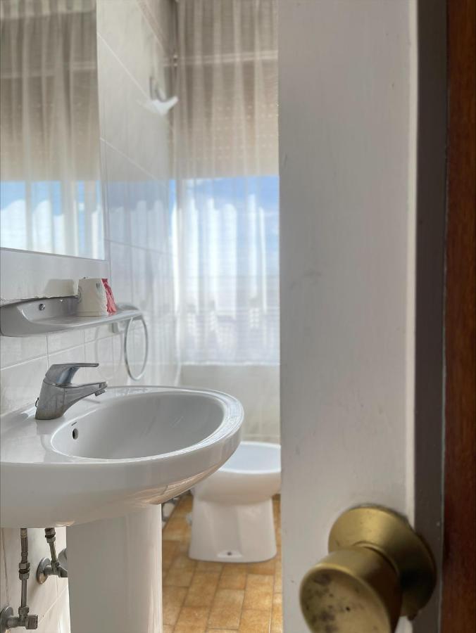 Hostal El Botero Monreal del Campo Luaran gambar